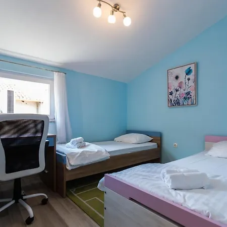 Ivan07 Spacious 3br With Terrace