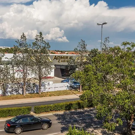 Ivan07 Spacious 3br With Terrace Zadar