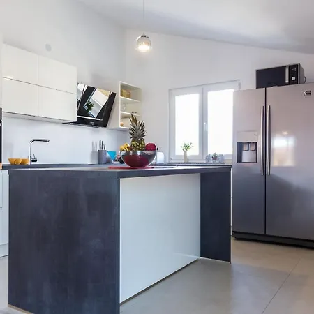 Ivan07 Spacious 3br With Terrace