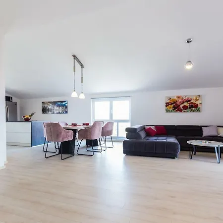 Ivan07 Spacious 3br With Terrace *