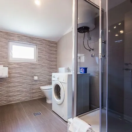 Lejlighed Ivan07 Spacious 3br With Terrace Zadar