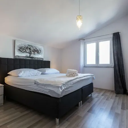 Ivan07 Spacious 3br With Terrace * Zadar