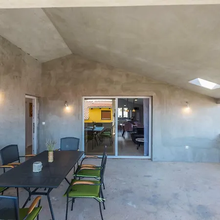 Ivan07 Spacious 3br With Terrace Lejlighed