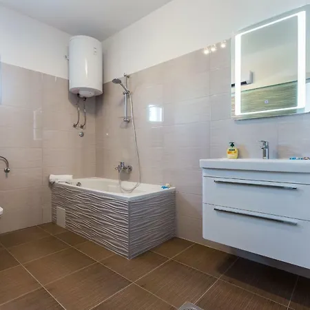 Ivan07 Spacious 3br With Terrace Lejlighed