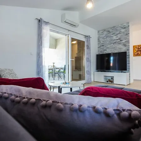 Lejlighed Ivan07 Spacious 3br With Terrace Zadar