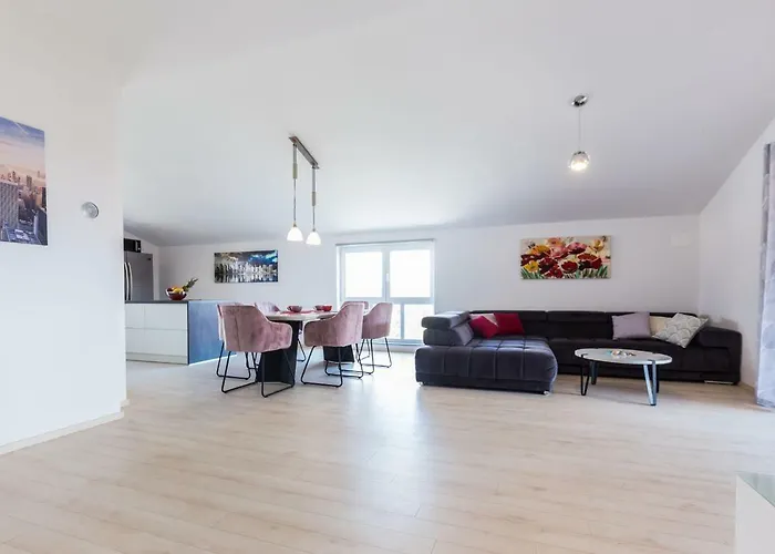 Ivan07 Spacious 3br With Terrace *