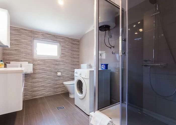 公寓 Ivan07 Spacious 3br With Terrace 扎达尔