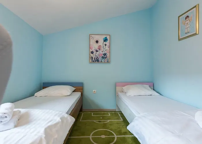 Ivan07 Spacious 3br With Terrace 公寓