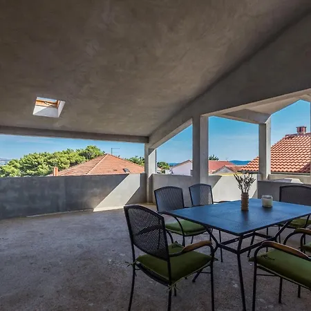 Apartment Ivan07 Spacious 3br With Terrace Zadar