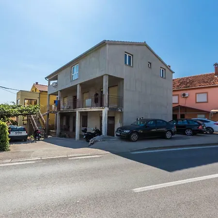 Ivan07 Spacious 3br With Terrace Apartment Zadar