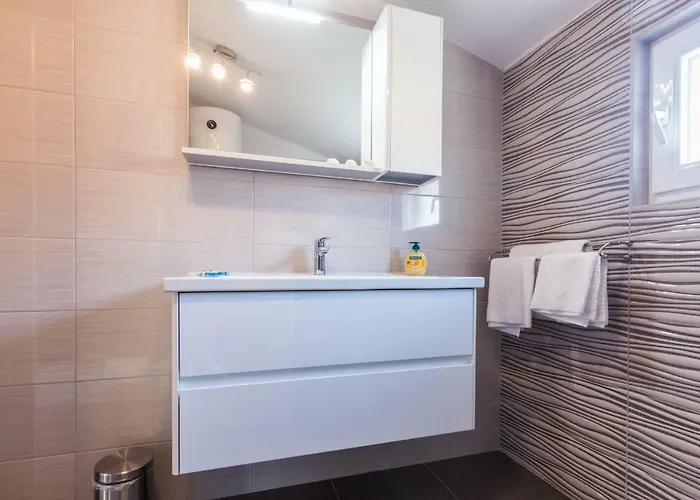 Ivan07 Spacious 3br With Terrace 자다르