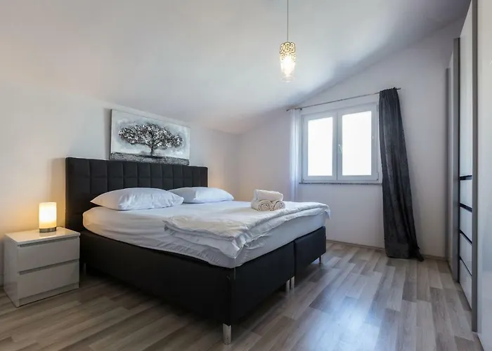 Ivan07 Spacious 3br With Terrace * 자다르